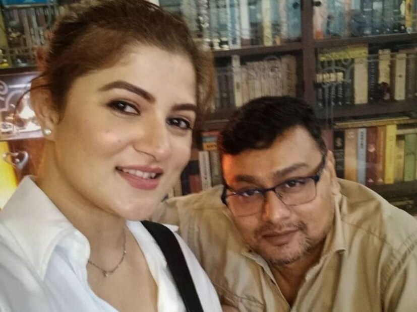 তবে তাঁদের সম্পর্ক নিয়ে আগেও গুঞ্জন রটেছিল। তখন নিউজ18 বাংলাকে দেওয়া একটি সাক্ষাৎকারে পরিচালক বলেন, &quot;এ ধরনের গুঞ্জন ছড়ালে সত্যিই কিছু বলার নেই। এগুলোকে আটকানো যাবে না। আসলে যাঁদের সঙ্গে আমরা কাজ বা মেশামেশা করি, তাঁরা প্রত্যেকেই চেনা মুখ। তাই বোধ হয় মানুষ এ সব নিয়ে গসিপ করে আনন্দ পান।&quot;