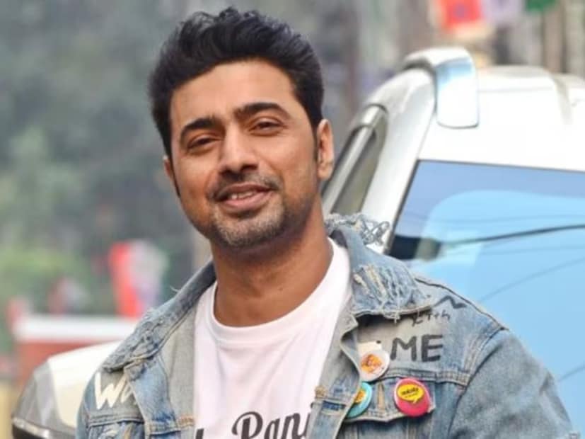 স্বাস্থ‍্য-সচেতন দেব জন্মদিন স্পেশাল খাওদাওয়া নিয়ে এক সংবাদমধ‍্যেমকে জানান যে, জানুয়ারি থেকে সৃজিত মুখোপাধ‍্যায়ের ছবির শ্যুটিং শুরু হচ্ছে তাই বেশ খানিকটা ওজন কমাতে হবে তাঁকে। 