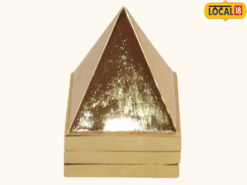 : জ্যোতিষশাস্ত্রে বাস্তুশাস্ত্রের বিশেষ গুরুত্ব রয়েছে। কথিত আছে যে, বাস্তুশাস্ত্র অনুযায়ী বাড়ি না তৈরি করলে বাড়িতে দারিদ্র্য, রোগ-ব্যাধি এবং স্বাস্থ্যসংক্রান্ত সমস্যা দেখা দেয় এবং বাড়িতে বসবাসকারী মানুষের জীবনে সব সময়ই কিছু না কিছু প্রতিবন্ধকতা থাকে।