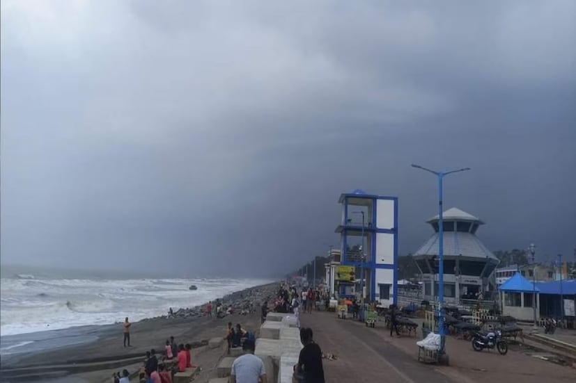 পর্যটকদের পছন্দের শীর্ষে থাকা দিঘা নিত্যনতুন আকর্ষণে সেজে উঠছে। এ বার সেখানে তৈরি হচ্ছে সত্যজি‍ৎ রায় থিম পার্ক৷