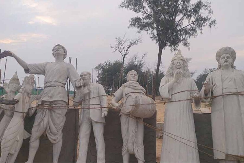 গুপী গাইন বাঘা বাইন, জাদুকর বরফি, হীরকরাজ তো আছেনই৷ সেই পার্কে থাকবেন প্রোফেসর ত্রিলোকেশ্বর শঙ্কু এবং ভূতের রাজাও৷ 