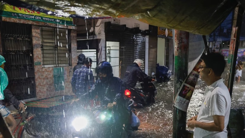 শক্তি হারালেও এখনও নিম্নচাপ হিসাবে মধ্য ভারতে অবস্থান করছে মিগজাউম। মূলত তার জেরেই বাংলায় এই শীতের বর্ষণ বলে মনে করা হচ্ছে। 