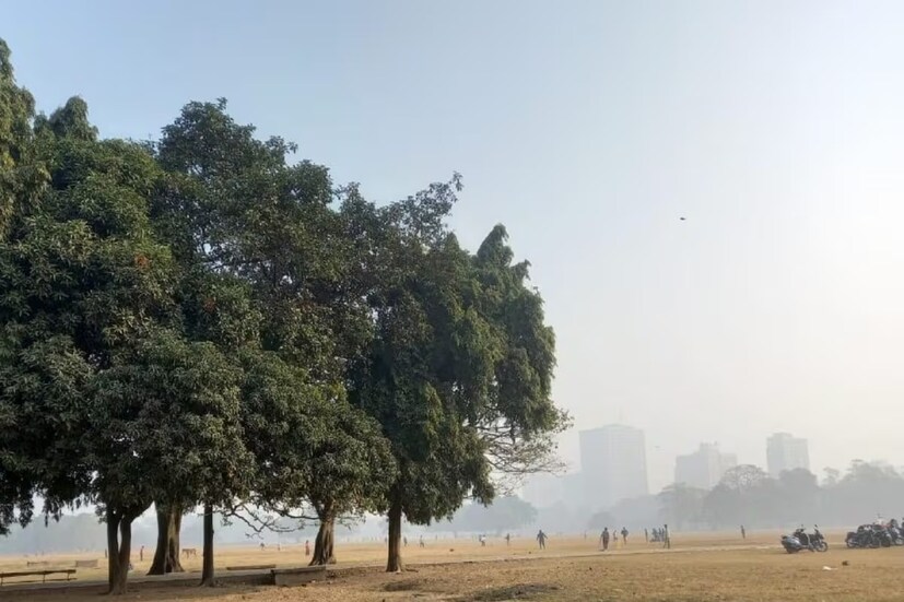 ভৌগোলিক এই কারণের জন্য দিনে ও রাতের তাপমাত্রার মধ্যে পার্থক্য থাকছে৷ রাতের বেলা ঠান্ডা পড়ছে হাড় কাঁপানো৷