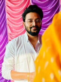 ভেঙে দিলেন ছক! তাঁত বা জামদানি নয়, ছক ভেঙে এই বিশেষ শাড়িতেই গায়েহলুদ দর্শনার
