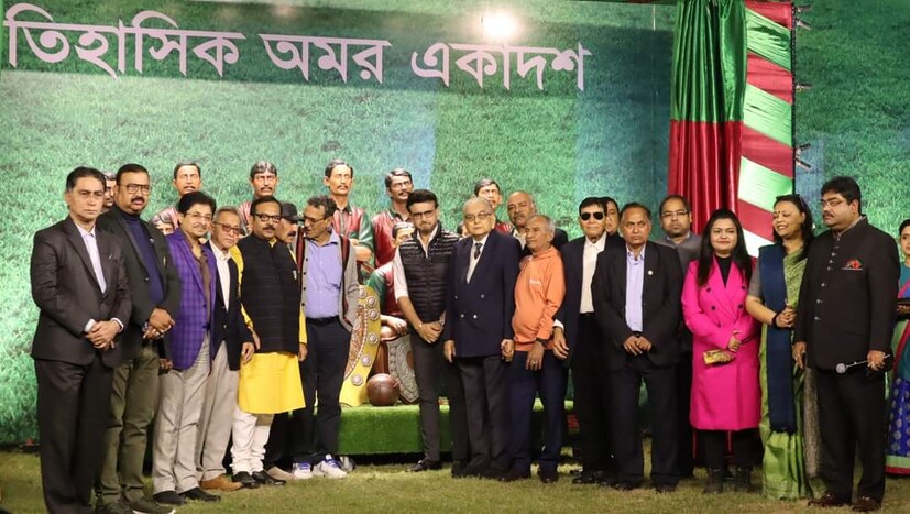 নিজের ছোটবেলায় স্কুলের পরে ময়দানে ইস্টবেঙ্গল মোহনবাগানের ফুটবল দেখার কথাও এসেছিল সৌরভের বক্তব্যে। বাংলার প্রাক্তন ফুটবলারদের খেলার দিনের নানান স্মৃতি এবং তা ঘিরে গড়ে ওঠা ভালো লাগা যে আজও নস্টালজিক করে তোলে সেটা জানিয়েছেন সৌরভ।  তাই প্রাক্তন ফুটবলার এবং ক্রীড়াবিদদের তাদের সংশ্লিষ্ট খেলায় ব্যবহার করার পক্ষে সওয়াল করেন তিনি। 