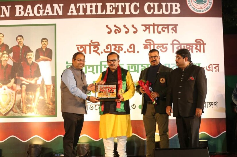 তার বক্তব্যে উঠে এল  আইএসএলে মোহনবাগান বনাম মুম্বই সিটি এফসি ম্যাচের রেফারিংয়ের প্রসঙ্গ।  এই জঘন্য  রেফারিংয়ের প্রতিবাদে আইএসএল ছেড়ে বেরিয়ে এসে কলকাতার ময়দানে ফুটবল ফেরানোর ডাক দিলেন।  আইএসএলে ভারতীয় ফুটবলের উন্নতি হবে না বলেও তোপ দাগেন তিনি। 