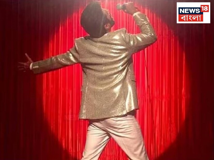 একসময় গ্যারেজে রাত কাটিয়েছেন৷ বাবা ছিলেন বলিউডের পরিচিত প্রযোজক৷ গোটা পরিবার ছিল বলিউডে সকলের চেনা৷ তারপরও অভিনয়ে পা রাখতে কম কাঠখর পোড়াতে হয়নি তাঁকে৷ আজ তিনিও সুপারস্টার৷ বয়সকে তুরি মেরে উড়িয়ে তিনি এখনও সমান তালে কাজ করে চলেছেন হাঁটুর বয়সি অভিনেতা-অভিনেত্রীদের সঙ্গে৷ 