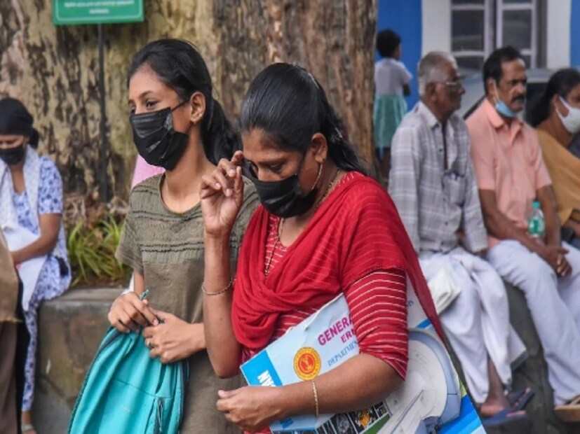 তিনি জানান, করোনার নতুন উপরূপ জেএন.১ অধিক সংক্রামক। দ্রুত এই ভাইরাসটি ছড়িয়ে পড়ে। বহু মানুষ এতে আক্রান্ত হচ্ছেন। করোনার অন্যান্য উপরূপকে দমিয়ে ধীরে ধীরে প্রধান হয়ে উঠছে এই জেএন.১। আমেরিকা, ইউরোপের দেশগুলিতে বহু করোনা রোগীর শরীরে জেএন.১-এর উপস্থিতি মিলেছে।