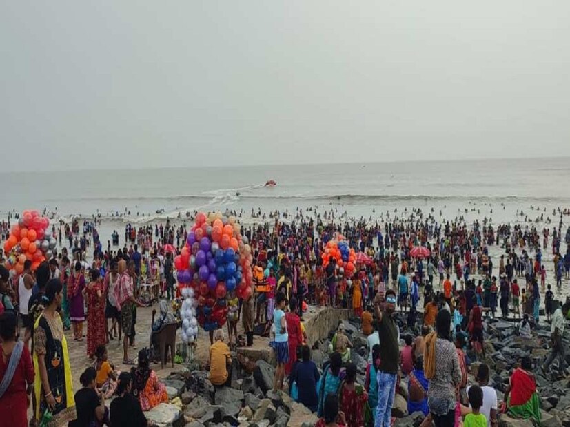 উইকেন্ড থেকেই আবহাওয়া পরিবর্তনের সম্ভাবনার কথা জানিয়েছিল হাওয়া অফিস। সেই মতই দিঘার সর্বনিম্ন তাপমাত্রা বাড়ছে। দিঘার সর্বোচ্চ ও সর্বনিম্ন তাপমাত্রা স্বাভাবিকের ওপরে।  (প্রতিবেদন: সৈকত শী)