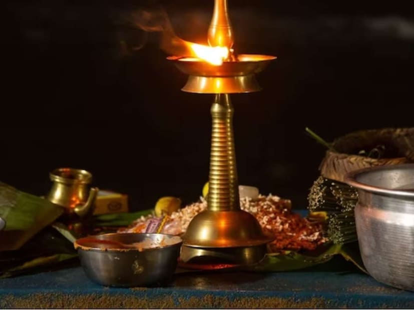 এই তিথি শেষ হবে ২৩ ডিসেম্বর সকাল ৭ টায়। এমন পরিস্থিতিতে, উদয় তিথি অনুসারে, মোক্ষদা (মোক্ষ) একাদশীর ব্রতপালন হবে শুধুমাত্র ২২ ডিসেম্বর, ২০২৩-এ। শনিবার পড়ছে সেই দিনটি।