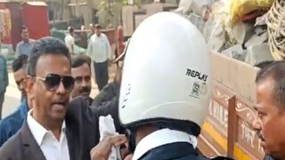 বেআইনি লরি ধরলেন ফিরহাদ বেআইনি লরি ধরলেন ফিরহাদ