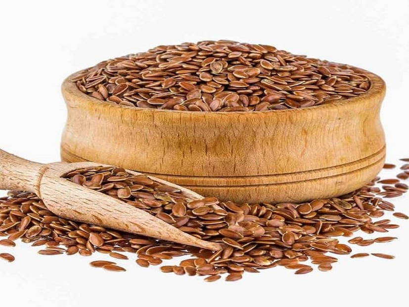 ফ্ল্যাক সিড ওমেগা-৩ ফ্যাটি অ্যাসিড, ফাইবার এবং লিগনান-অ্যান্টিঅক্সিডেন্ট বৈশিষ্ট্যযুক্ত। অন্যদিকে, ফ্ল্যাক সিড তাপের সংস্পর্শে আসার কারণে পুষ্টির কিছু পরিবর্তন হতে পারে। যদিও রোস্টিড ওমেগা-৩ মাত্রা কমাতে পারে৷