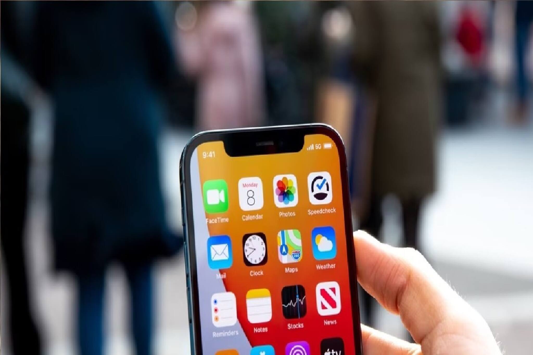 যে কোনও চার্জার ব্যবহার করেন? নিজের মোবাইলের কেমন সর্বনাশ করছেন শুনুন