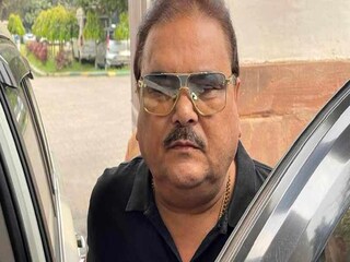 মদন মিত্রকে ঘিরে উদ্বেগ