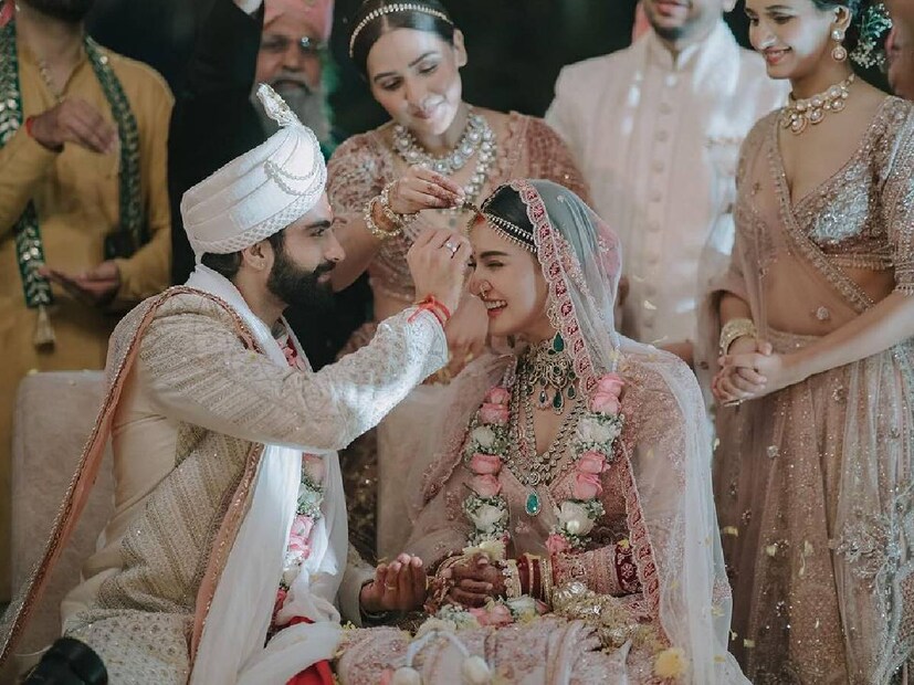 ‘দিল হ্যায় হিন্দুস্তানি ২’-এ কোরিয়োগ্রাফার রাঘব জুয়ালের সঙ্গে সঞ্চালকের ভূমিকা পালন করেছিলেন। এছাড়া ‘ঝলক দিখলা যা’-তেও প্রতিযোগী হিসেবে অংশ নিয়েছিলেন মুক্তি।