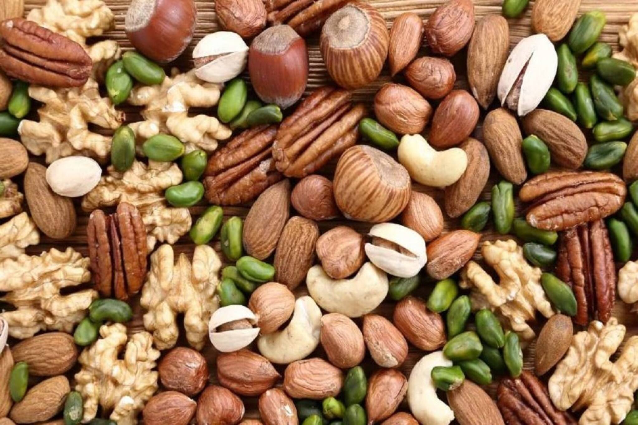 বাদাম বীজ না ফল? ৯৯ শতাংশ মানুষ উত্তর দিতে পারেননি, আপনি জানেন তো?