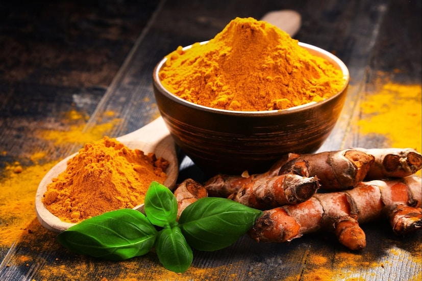 Turmeric Price: যার ফলে হলুদের দামটা হঠাৎ করে নাগালের বাইরে চলে যাচ্ছে। বাজার বিশেষজ্ঞরা বলছেন, খুব তাড়াতাড়ি হঠাৎ করে হলুদের দাম কমার সম্ভাবনা নেই।