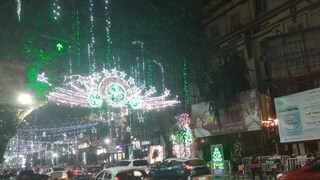 পার্কস্ট্রিটে জনস্রোত