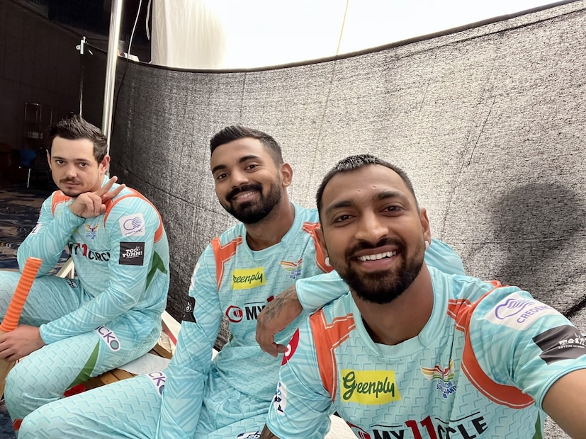 লখনউ সুপার জায়ন্টস নিজেদের কুইন্টন ডি কককে ছেড়ে দিতে চায়৷ আর তাঁকে নিজেদের দলে নিয়ে যেতে চায় কলকাতা নাইট রাইডার্স এবং সানরাইজার্স হায়দরাবাদ৷ আর কেকেআর তার বদলে কোনও প্লেয়ারের সঙ্গে প্লেয়ার হিসেবে ট্রেড করতে চায় না৷ তারা একেবারে ক্যাশ টাকাতেও তুলে নিতে চায় তাঁকে৷