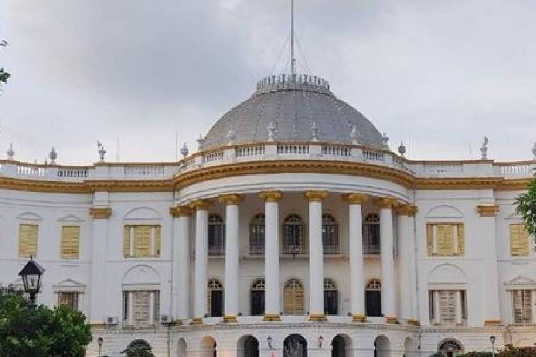 মামলা লড়াইয়ের খরচ বিশ্ববিদ্যালয় থেকে! রাজভবনের সঙ্গে তিক্ততা বাড়ছে রাজ্য সরকারের