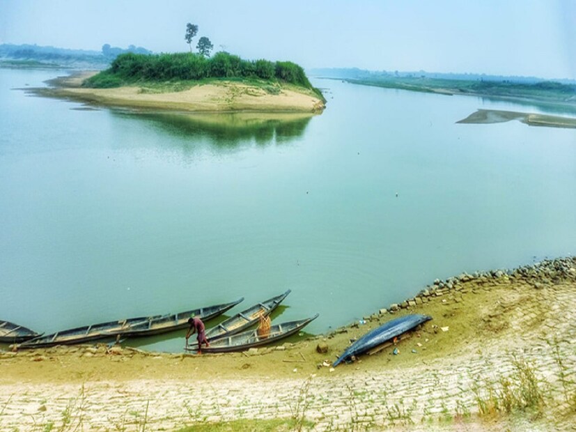 তাই সহজেই খোলা জলাশয়, ট্যাঙ্কের জল দ্রুত ঠান্ডা হয়ে যায় বায়ুপ্রবাহের কারণে। অন্যদিকে ভূপৃষ্ঠের গভীরে থাকা জলের তাপমাত্রা সারা বছর মোটামুটি একই থাকে। বাতাসের সংস্পর্শ পায় না বলেই এমনটা হয়।