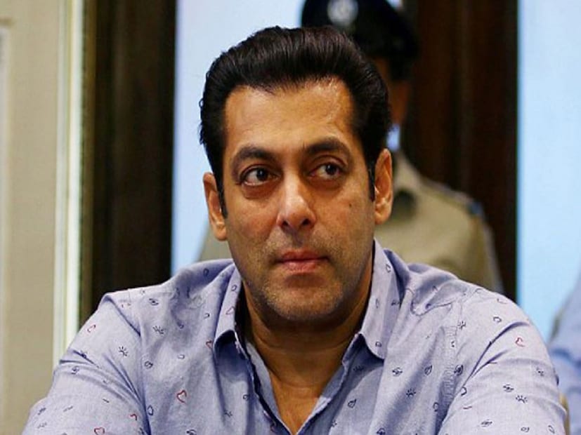 সলমন খানকে বাঁচাতে ইতিমধ্যেই তাঁর নিরাপত্তা জোরদার করা হয়েছে। কিন্তু তা-ও নিশ্ছিদ্র করতে এবার আরও বড় পদক্ষেপ নিলেন সলমন খান। প্রতীকী ছবি।