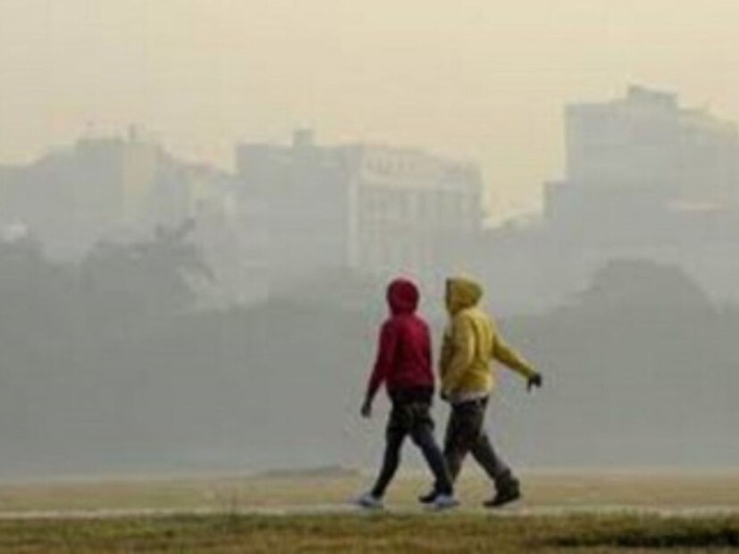 Bengal Weather Forecast: অন্যদিকে পশ্চিমের জেলাগুলিতে ১০ ডিগ্রি সেলসিয়াসের কাছাকাছি থাকবে। কোথাও ১০-এর নীচে তাপমাত্রা। পশ্চিমের জেলাগুলিতে শীতের কাঁপুনি। 
