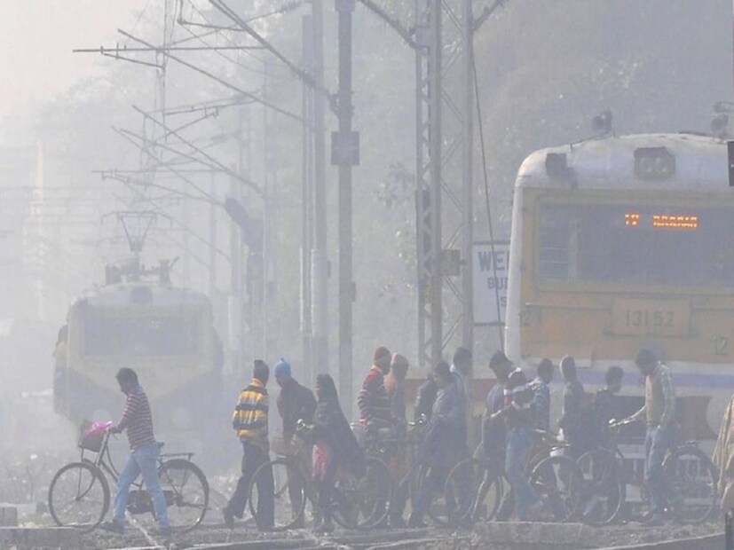 পুবালী হাওয়ার দাপটে প্রচুর পরিমাণে জলীয় বাষ্প ঢোকার কারণে বাড়ছে তাপমাত্রা। চলতি সপ্তাহে তাপমাত্রার বিশেষ পরিবর্তনের সম্ভাবনা নেই। (ছবি: শমিষ্ঠা ব্যানার্জি)