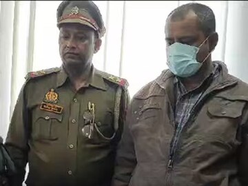 রেলস্টেশনে দাঁড়িয়ে ছিলেন যুবক; GRP এসে তাঁর সঙ্গে থাকা ব্যাগটি খুলতেই এ কী হল!