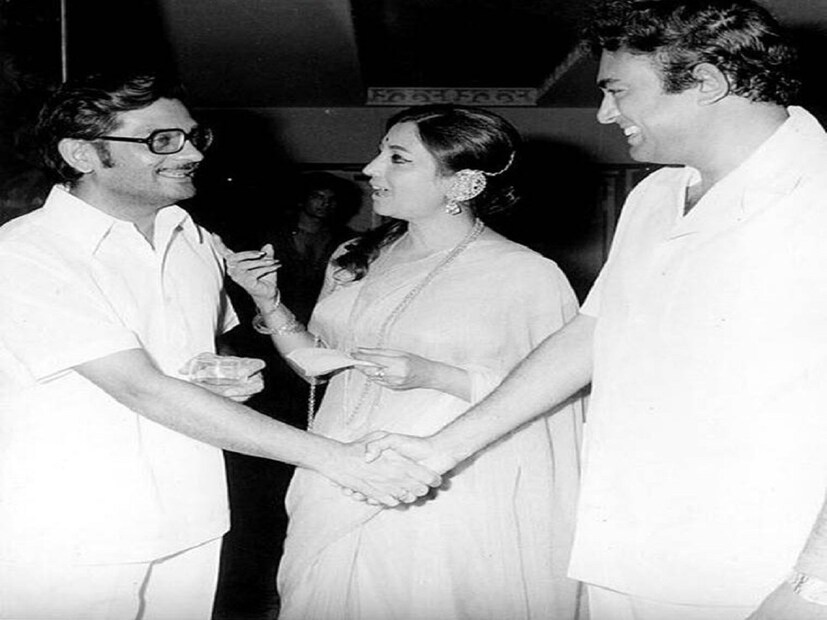 পশ্চিমবঙ্গের নদিয়া জেলার রানাঘাট শহরে ১৫ অগাস্ট জন্ম হয় রাখির। বয়ঃসন্ধি পেরনোর আগেই বিয়ে হয়ে যায় রাখির। সাংবাদিক ও চলচ্চিত্র-নির্মাতা অজয় বিশ্বাসকে বিয়ে করেন রাখি। কিন্তু বেশিদিন সেই বিয়ে টেকেনি। বিয়ের সময় রাখির বয়স ছিল মোটে ১৬। ১৮ বছরে পা দিতে না-দিতেই অজয়ের সংসার ছেড়ে বেরিয়ে আসেন রাখি। বিয়ে ভেঙে যাওয়ার পরই সিনেমাজগতে পা রাখেন তিনি। 