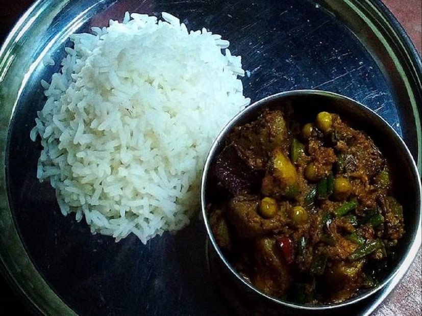 মুরগির লিভারে রয়েছে দস্তা বা জিঙ্ক। যা জ্বর, টনসিলের ব্যথা, সর্দি-কাশি সৃষ্টিকারী জীবাণুর বিরুদ্ধে শরীরে প্রতিরোধ ক্ষমতা গড়ে তুলতে সাহায্য করে। এ ছাড়াও,মুরগির লিভারে থাকা কোলাজেন ও ইলাস্টিন রক্ত সঞ্চালন সহজ ও স্বাভাবিক রাখতে সহায়তা করে।