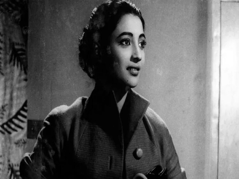 হোটেলে আলাদা আলাদা ঘর ভাড়া করা হয় সকলের। গুলজার-রাখির একটি ঘর, সুচিত্রা সেনের আলাদা ঘর, নায়ক সঞ্জীব কুমারের আলাদা ঘর। শ্যুটিং শেষের রাতে ছিল মস্ত পার্টি। সুচিত্রা সেন, সঞ্জীব কুমার, গুলজার-সহ আঁধির ফুল টিম সেলিব্রেট করছিল।