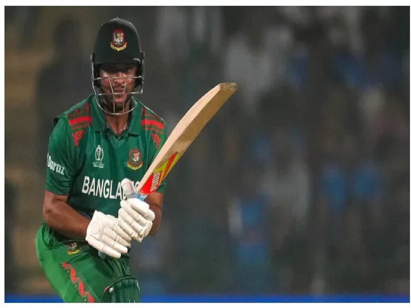 এদিকে এবারের ভোটে মাগুরা ১ আসন থেকে নির্বাচনে লড়ছেন শাকিব আল হাসান৷ ভোটারদের কাছে শাকিব যেমন নিজের জন্য ভোটভিক্ষা করছেন, ঠিক তেমনিই তাঁর প্রাক্তন সতীর্থরাও তাঁর হয়ে জমিয়ে প্রচার করছেন৷ একঝাঁক বাংলাদেশি ক্রিকেট তারকাদের সামনে থেকে দেখতে মাগুরায় ভিড় উপচে পড়েছিল৷