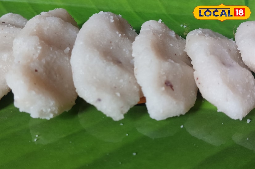 পিঠেপুলি পাটিসাপটা ভাপা বা ভাজা পিঠের মতোই জনপ্রিয়তায় এই পিঠে। অন্যান্য পিঠের থেকে ঝামেলা কম এই পিঠে তৈরিতে।