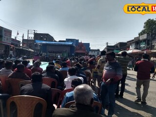 চলছে অবস্থান বিক্ষোভ 