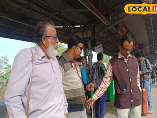 বাবার সঙ্গে হাত ধরে ইনসাফ যাত্রায় দৃষ্টিহীন অনির্বাণ