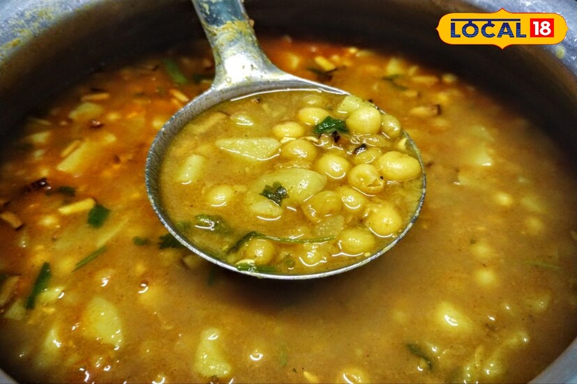 বাঁকুড়ার হাড়ভাঙা শীতে সবার প্রিয় স্পেশাল নিরামিষ ঘুগনি। ঘরোয়া ঘুগনি শরীর রাখবে গরম।