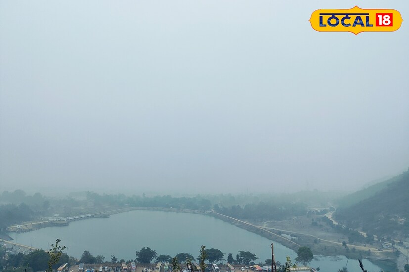 তাই কম খরচে ও কম সময়ে দার্জিলিং এর মত শীত উপভোগ করতে হলে চটপট চলে আসুন পুরুলিয়ার অযোধ্যা পাহাড়ে। এই শীতে যেন অন্যরকম রূপে সেজে উঠেছে পুরুলিয়ার অযোধ্যা পাহাড়।