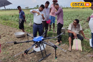 খাদ্য যুদ্ধে বিপ্লব আনবে ড্রোন! যোদ্ধা কৃষকরা খাদ্য যুদ্ধে বিপ্লব আনবে ড্রোন! যোদ্ধা কৃষকরা