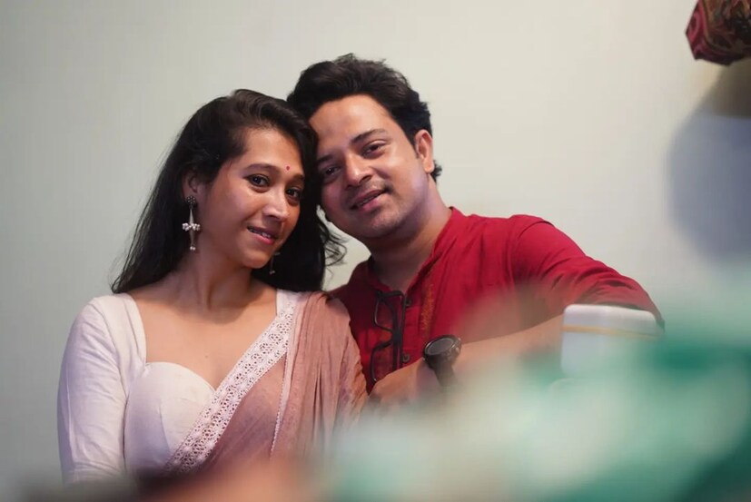 সত্যমের হবু স্ত্রী শাশ্বতীও একজন থিয়েটার কর্মী। মঞ্চে একসঙ্গে অভিনয়ও করেন তাঁরাা। সত্যমের জীবনের সব ওঠাপড়ার সাক্ষী থেকেছেন শাশ্বতী।(ছবি সৌজন‍্য- সোশ‍্যাল মিডিয়া)