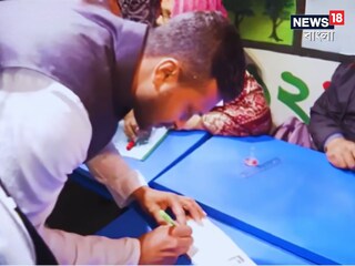 ভোট দিলেন শাকিব - Photo Courtesy- Youtube Video Grab 