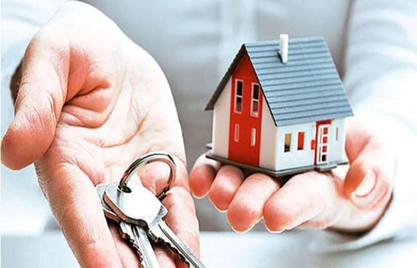এই আইন অনুযায়ী কোনও ব্যক্তি যদি অন্য কারও সম্পত্তিতে ১২ বছর বা তার বেশি সময় ভাড়া থাকেন তাহলে তিনি মালিকানা দাবি করতে পারেন! কিন্তু কীভাবে? তার কয়েকটি নিয়ম রয়েছে! photo source collected 