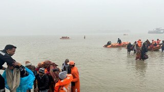 নামখানার কাছে আটকে গঙ্গাসাগর মেলা ফেরত ফেরি! আশঙ্কায় ১৮২ প্রাণ, রক্ষায় উপকূলরক্ষী বাহিনী