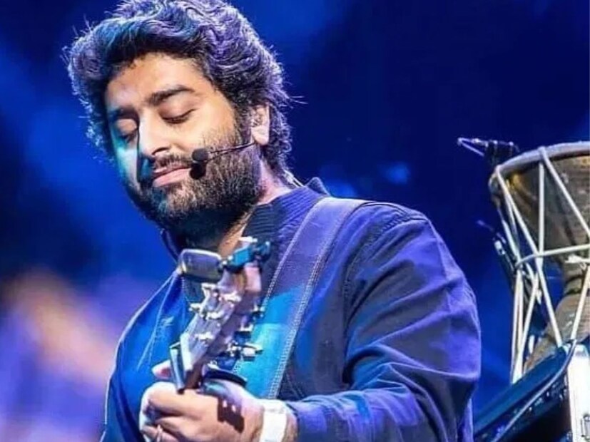 তাঁর মতে, AI শেষ পর্যন্ত একটা ফিড। AI-এর থেকে যেমন নানা উপকার পাওয়া যাবে, একই ভাবে এর অনেক খারাপ দিকও রয়েছে।