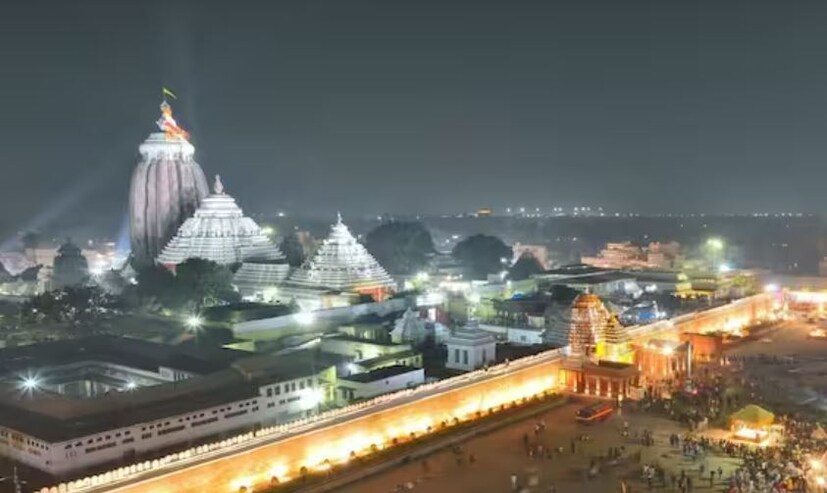 ২০০ কোটি টাকা খরচ করে ২.৩ কিমি বিস্তৃত শ্রী সেতু সংযুক্ত হয়েছে ভুবনেশ্বর-পুরী সড়কের সঙ্গে৷ ফলে যানজট এড়িয়ে মন্দির দর্শনে ভক্তদের সুবিধে হবে৷ 