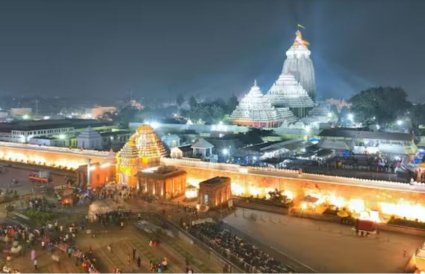 নতুন পরিকাঠামোতে ভক্তদের স্বাচ্ছন্দ্যের দিকটির দিকেও বিশেষ খেয়াল রাখা হচ্ছে৷ ভক্তদের সুবিধার্থে তৈরি হয়েছে শ্রী সেতু এবং শ্রী দাণ্ড৷ অর্থাৎ বিশেষ সেতু এবং বিশেষ পথ৷ 