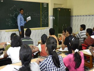 কোচিং ক্লাসে ভর্তির বয়স বেঁধে দিল কেন্দ্র