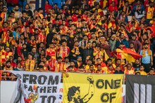 কলকাতায় ফেরার পর ইস্টবেঙ্গল ফ্যানেদের বাঁধ ভাঙা উচ্ছ্বাস, দেখুন ভিডিও