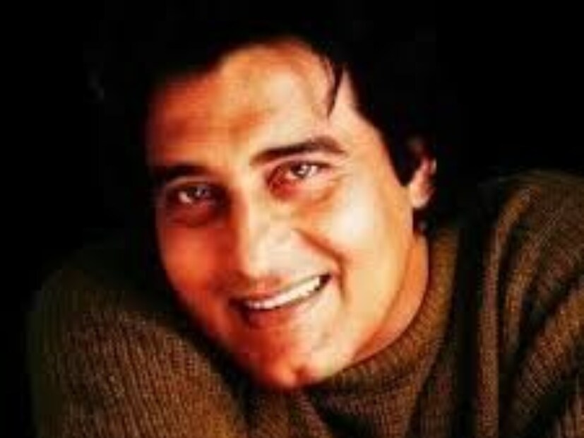 অভিনয় থেকে রাজনীতি,  অভিনেতা বিনোদের জুড়ি মেলা ভার৷  বিনোদের সুঠাম চেহারা প্রত্যেক অনুরাগীদেরই আকৃষ্ট করত৷  ইন্ডাস্ট্রির একাধিক নায়িকারও পছন্দের পুরুষ ছিলেন বিনোদ খান্না৷ 