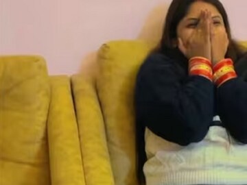 মধুচন্দ্রিমায় ব্যক্তিগত মুহূর্তের ঝলক ভাগ করে নিলেন দম্পতি, ‘এর পর কী…’ ! নেটিজেনরা মজলেন হাসি-ঠাট্টায়